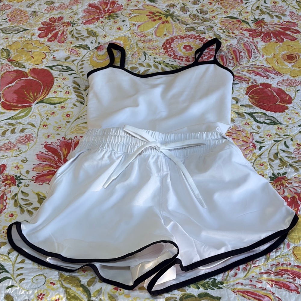 Abercrombie & Fitch Women's White Shorts with Black Trim